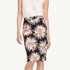 Ann Taylor Black/Pink Floral Skirt- Size:6
